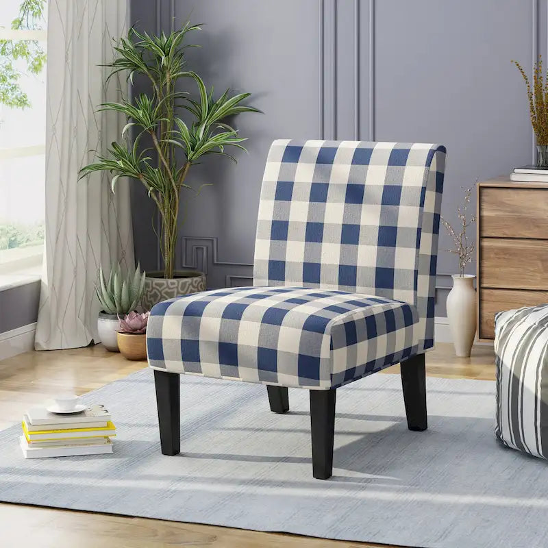 Fauteuil d'appoint crapaud capitonné bas — Tissu à motif géométrique et pieds coniques noirs mats