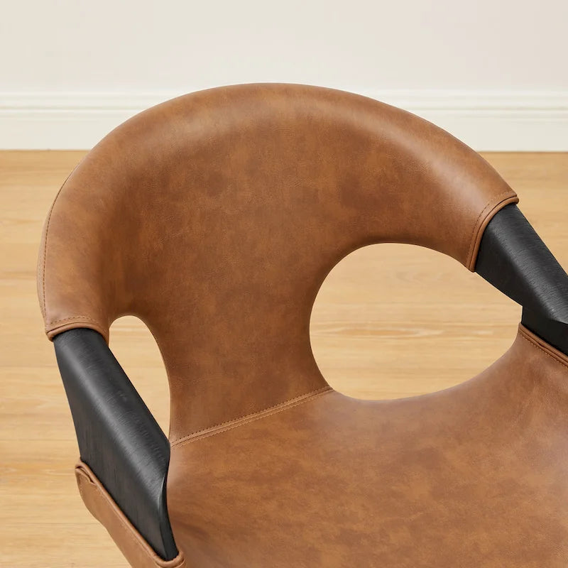 Chaise de salle à manger Mid-Century Modern en bois courbé — Assise rembourrée en similicuir et cadre en bois courbé