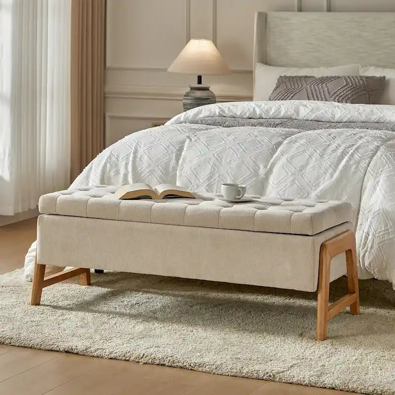 Banc de rangement capitonné Mid-Century Modern avec assise touffetée et pieds en bois massif