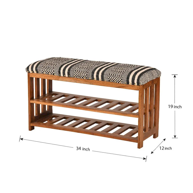 Banc artisanal en bois rembourré avec étagères de rangement — Style Bohème